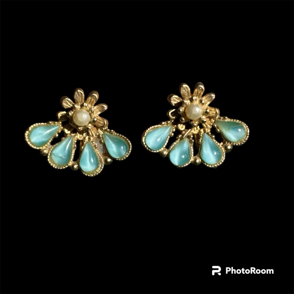 Vintage Gold and Faux Turquoise Teardrop Earrings with Pearl Center